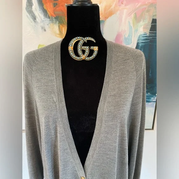 Gucci cashmere, silk and wool cardigan with gold designer buttons and gold logo. - Picture 2 of 16